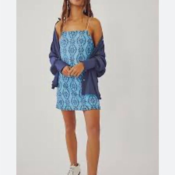 New Free People retro Babe Sparkle Mini Dress in Adonis
Combo size L - Picture 3 of 10